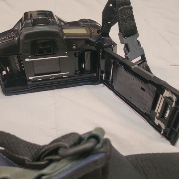 Minolta Maxxum 7xi Camera With minolta 3KY 1-AF 70-210 Beer Can Lens - Picture 16 of 16